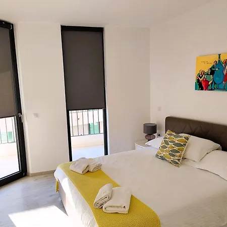 Luxury Apartment *